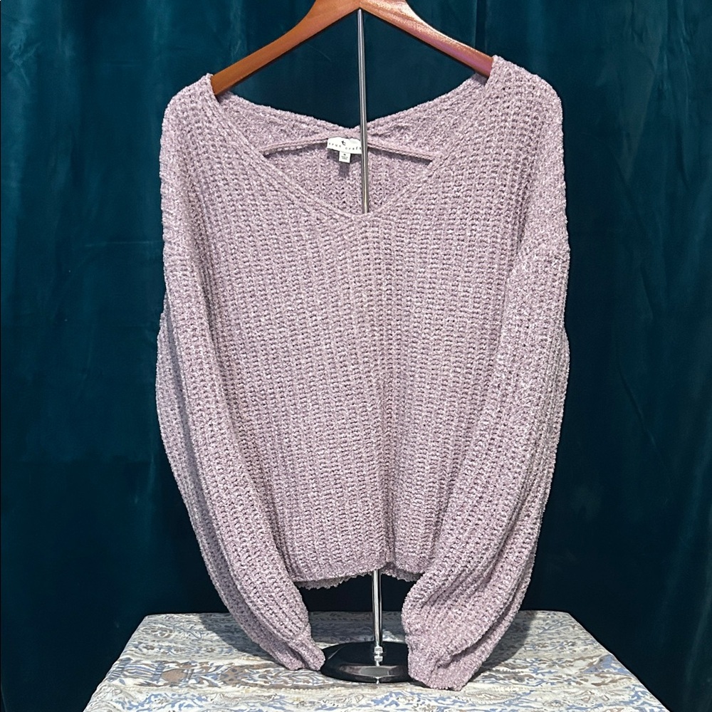 EUC True Craft Lavender V-Neck Sweater
